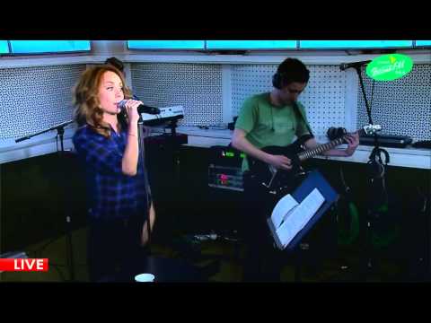 Видео: МакSим - Poster Girl (LIVE Весна FM)
