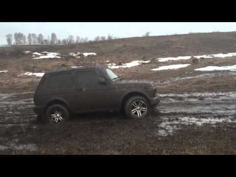 Видео: Тест Нива Урбан в грязи