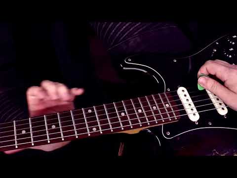 Видео: Фирмовый бенд Гилмора на 4:20 в Shine On You Crazy Diamond Live 1990!