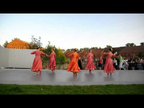 Видео: Индийские танцы Chilman uthegi nahin Bollywood dance Apsara.ru dancers