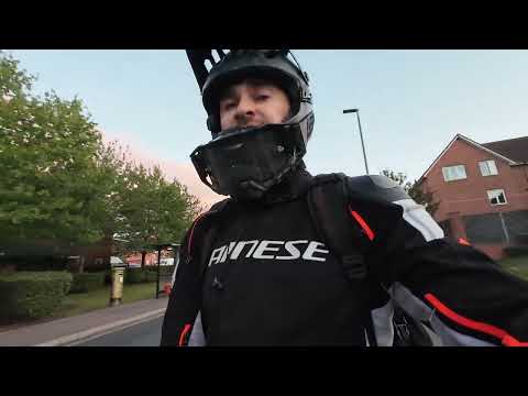 Видео: £99 за 6 часов: работа курьером доставки еды в Лондоне