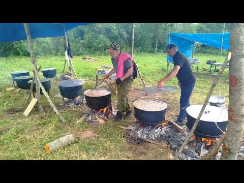 Видео: Шурпа в казане на костре-самое любимое блюдо на табасаранской свадьбе.Готовимся к свадьбе!