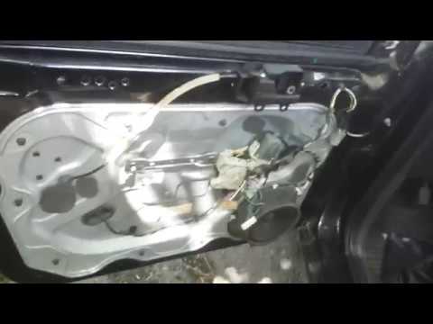 Видео: Как снять водительскую дверную карту FORD FOCUS mk2 форд фокус дверная обшивка