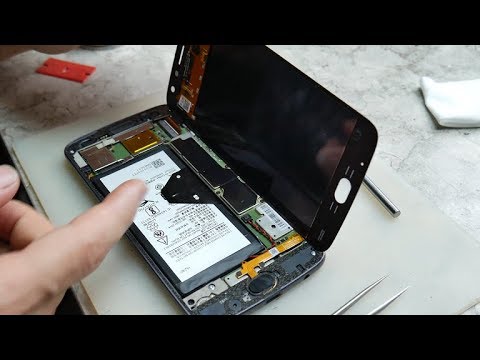 Видео: Motorola Z2 PLAY/ Редкий, хрупкий и очень странный телефон.Замена аккумулятора