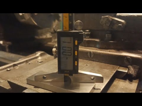 Видео: Точіння корпусу шестерні. Практика металообробки на токарному верстаті