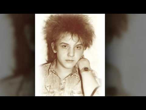 Видео: Студия Кузнецова   Мама   1989   Холодный день в октябре Плачет мокрое окно 1