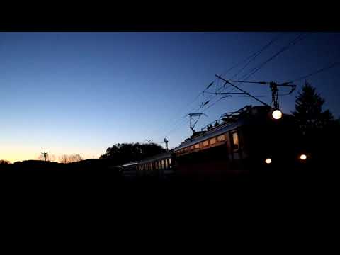Видео: Локомотив 44 179 води МБВ 493 към Свиленград и Истанбул в есенна привечер през ЖП гара Саранци...