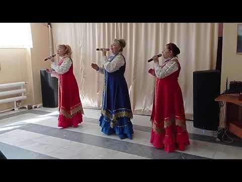 Видео: Ансамбль народной песни "ЗаряНица" - Там за околицей