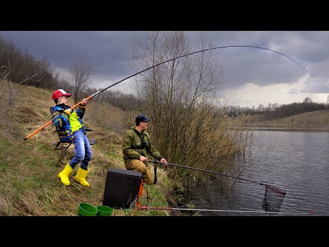 Видео: Первый КАРП сына! Рыбалка на поплавок. Ловля карпа весной. Херабуна. Карпфишинг. Рыбалка весной