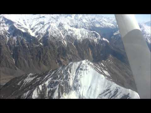 Видео: Точикистон Лаъли Бадахшан, ВАНЧ-ДУШАНБЕ. Полет над Памир.  Апрель 2014г.
