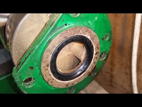 Видео: Замена сальника (пыльника) шпинделя на тв6
