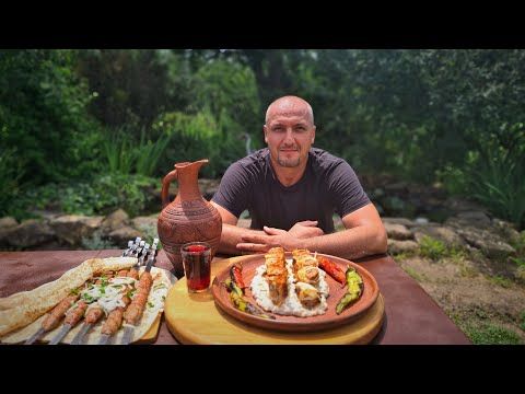 Видео: ШАШЛЫК ИЗ ФАРША ЛЮЛЯ-КЕБАБ. СОУС ИЗ БАКЛАЖАН. ENG SUB delicious recipes