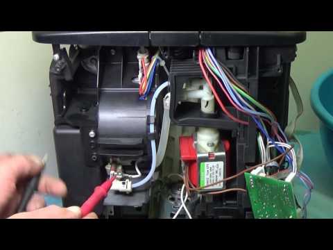 Видео: Delonghi Magnifica не включается 1 часть. Или три неисправности..