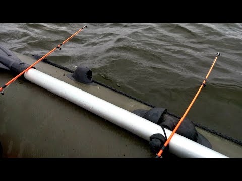 Видео: Приготовил прикормку на крупную плотву. Ловлю на бортового крокодила...