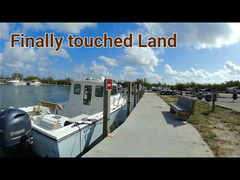 Видео: Пребывание на борту небольшой изогнутой лодки PilotHouse в Bahia Honda