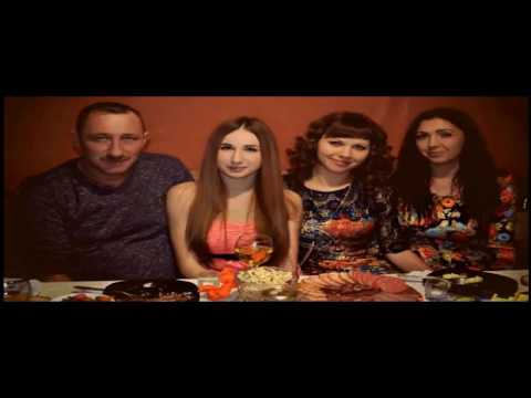 Видео: Мама поздравляет дочку и зятя