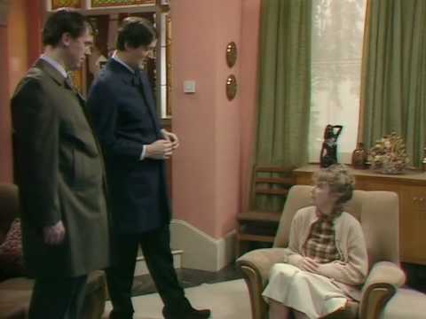 Видео: Шоу Фрая и Лори. Специальные агенты