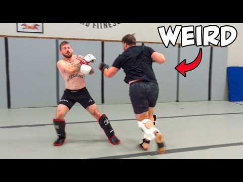 Видео: Сражаюсь с парнем, который больше всех владел боевыми искусствами