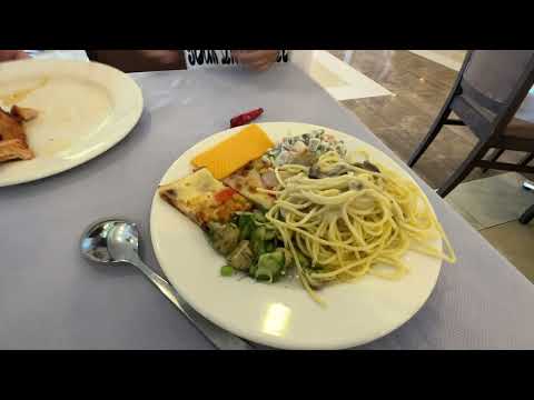 Видео: ЧЕМ КОРМЯТ В UTOPIA WORLD HOTEL 5* обед и ужин