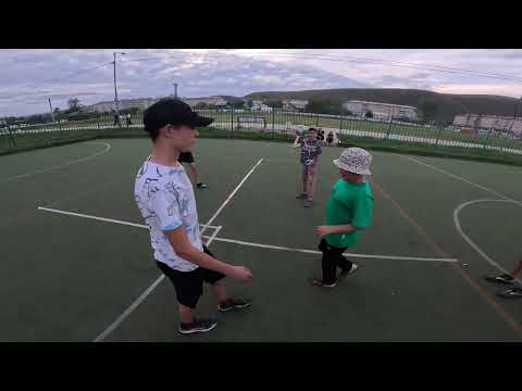 Видео: Игра в квадрат с мячом ⚽️полезная игра для контроля мяча #футболсдрузьями #игравквадрат