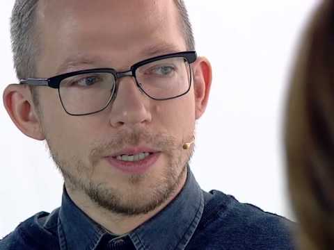 Видео: «Белая студия» с Антоном Беловым