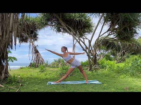 Видео: Йога для силы и гибкости: боковые балансы и Вишвамитрасана. Онлайн курс Место Силы +.
