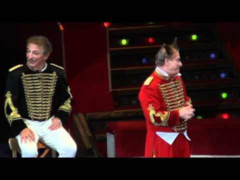 Видео: Клоунский дуэт "Фумагали". Реприза Пчёлка (2011)