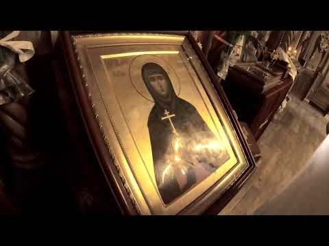 Видео: Акатист Светој Марији Гатчинскоj у манастиру Богородице Тројеручице