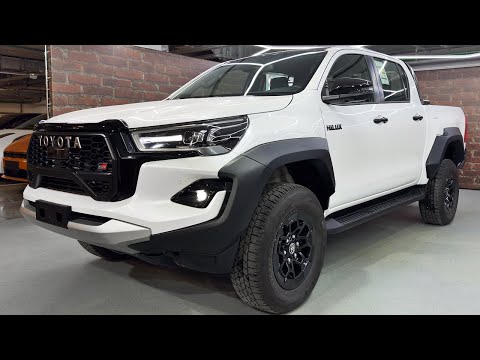 Видео: Toyota Hilux GR SPORT 2025 - внушительный и мощный вид