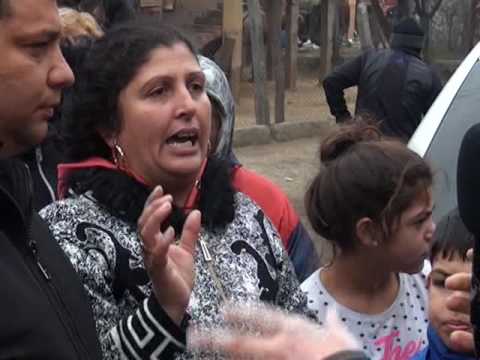 Видео: ГЛАСЪТ НА ПЕТРИЧ ПОМИРЯВА ТАРТОРИТЕ НА РОМИТЕ В ПЕТРИЧ