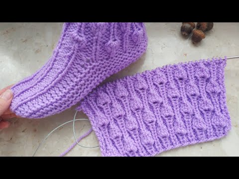 Видео: Носочки на двух спицах без шва по подошве с интересным узором 🌟