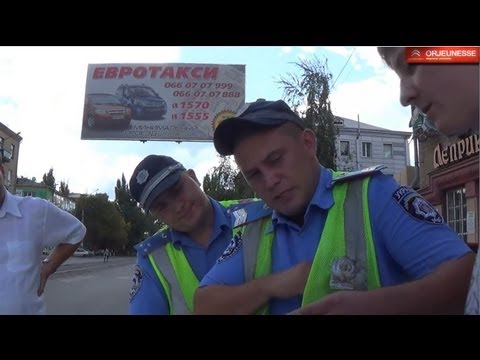 Видео: ГАИшника глючит, а люди страдают