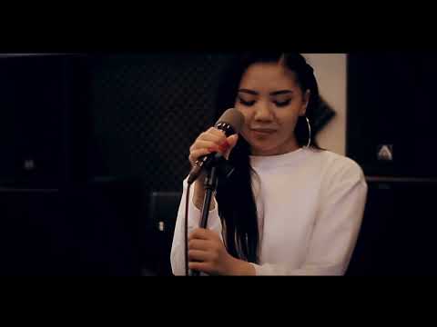 Видео: Hi Fi - «А мы любили» (cover by Binazir Ablaeva)