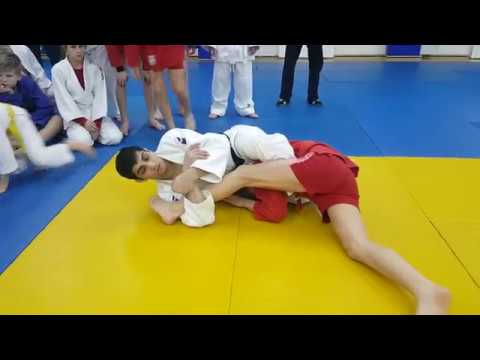 Видео: Самбо.Болевой приём на ногу.Исполняет Имран