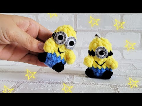Видео: 👍Миньон-брелок из плюша крючком💙crochet minion tutorial💛