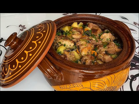 Видео: Гювеч със свинско, картофи и свежи зеленчуци | Pork with potatoes and fresh vegetables in clay pot