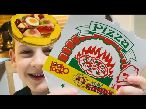 Видео: Pizza 🍕Іван спробував піцу із цукерок🍬🍭