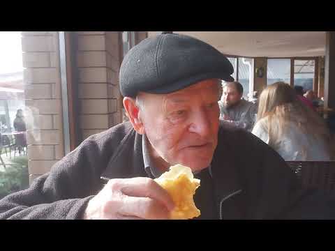 Видео: Зашли на чебуреки в кафе "Къууанч" / Нальчик