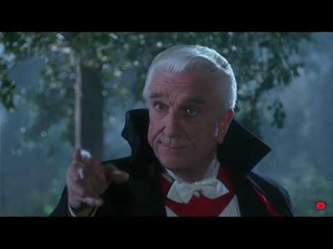 Видео: Лесли Нильсен в роли Графа Дракулы. Приколы