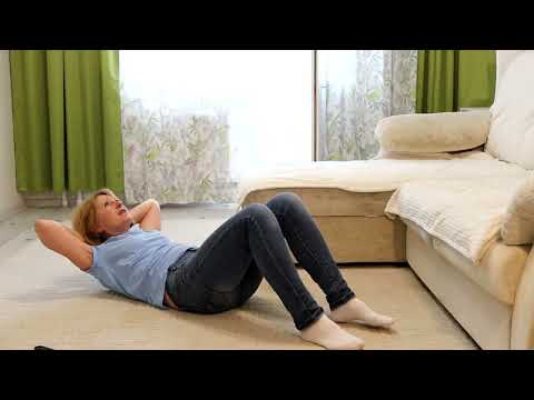 Видео: Если вы потянули спину. Поможет одно упражнение.