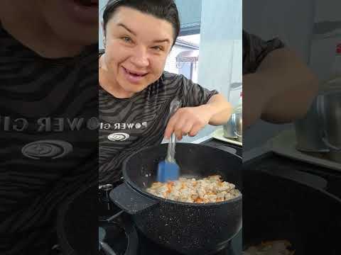 Видео: 2.12  ЛЕНИВЫЕ ГОЛУБЦЫ,  БУЛОЧКИ  ЧЕЧЕВИЧНЫЕ. #готовимвместе #едимихудеем