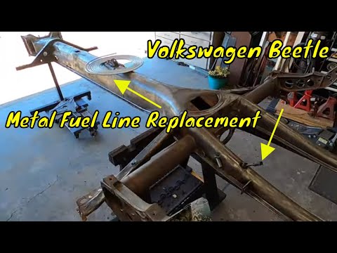 Видео: VW Bug — Как заменить металлическую топливную магистраль — SICKXTY — Volksrod – Baja / Franken Be...