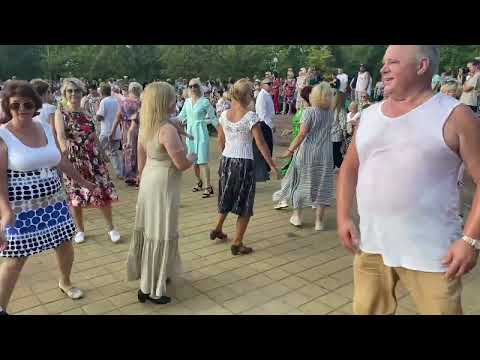 Видео: Танцы в парке Солигорска по воскресеньям. 2023г.
