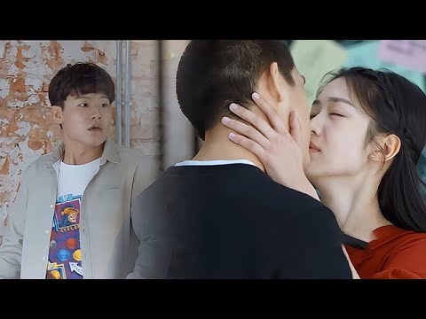Видео: Линьси хотела поцеловать Чжэнханя, чтобы попрощаться, но ее прервали