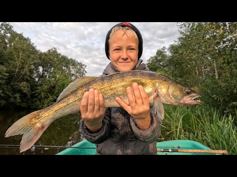 Видео: Первый в жизни СУДАК у сына, ЭМОЦИИ 🔥 Мик поймал СУДАКА  на троллинг!