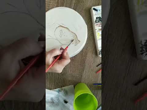 Видео: Рисуем портрет на мастике