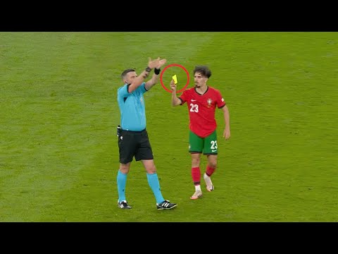 Видео: Самые Смешные Моменты в Футболе