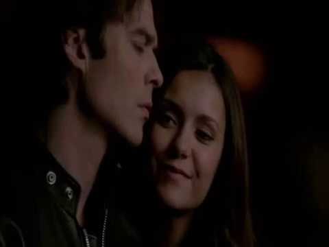 Видео: Деймон и Елена // Держи меня сильней...