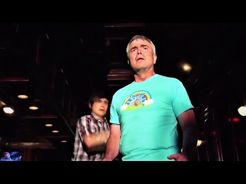 Видео: КАКОГО Х ..?! Я СТАРИК! | SMOSH |