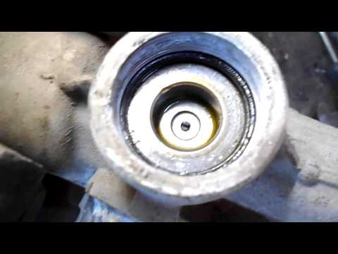 Видео: как снять и перебрать рулевую рейку на приоре #1